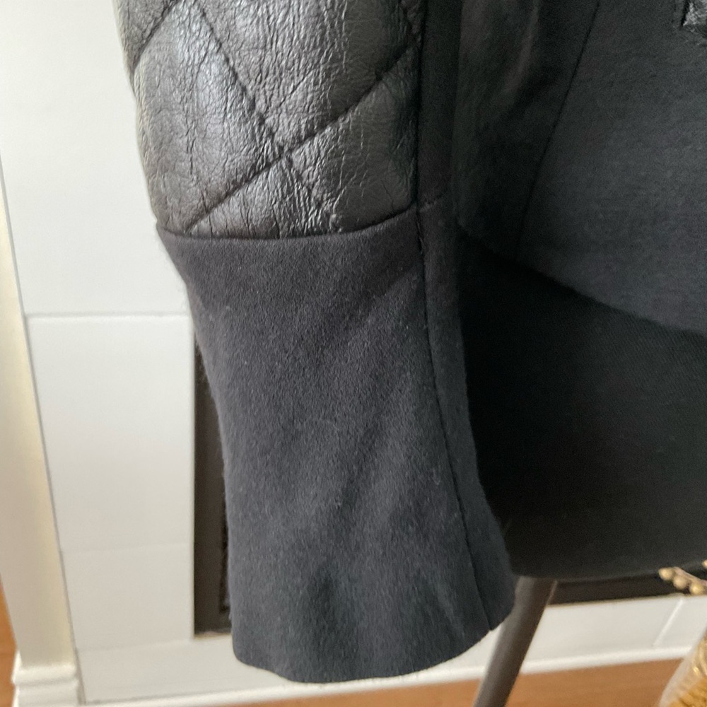 Roberto Cavalli Exquisite Women's Black Quilted Jacket. Ptp 17” length 1… - Picture 10 of 14